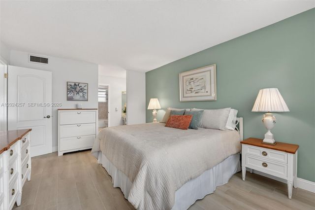 2800 NW 47th Terrace 303B, Lauderdale Lakes, FL 33313