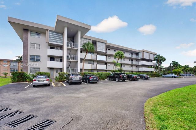 2800 NW 47th Terrace 303B, Lauderdale Lakes, FL 33313