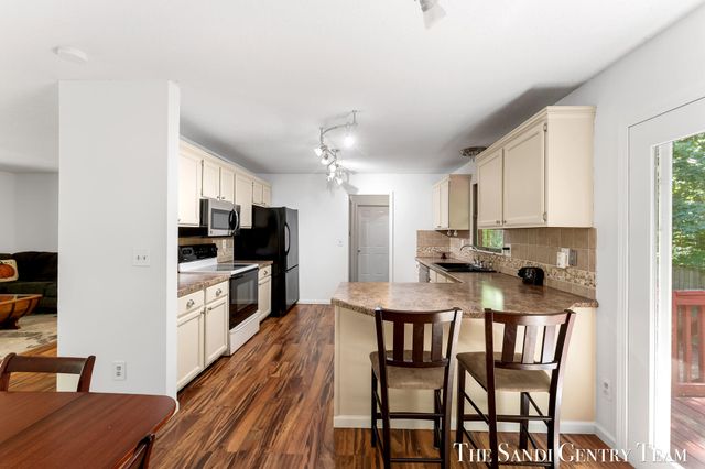 14504 Cameron Court, Grand Haven Twp, MI 49417