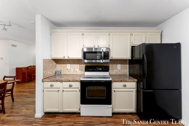 14504 Cameron Court, Grand Haven Twp, MI 49417