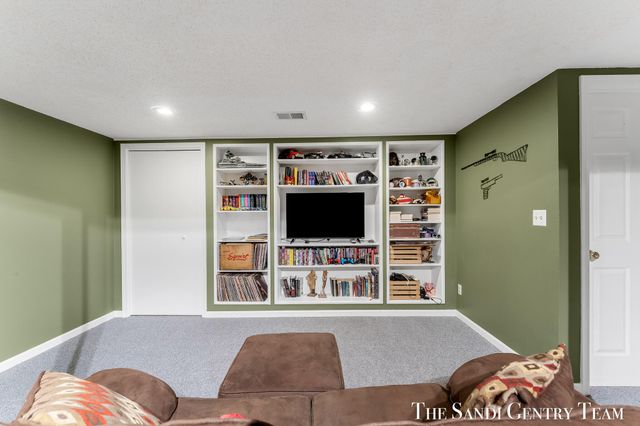 14504 Cameron Court, Grand Haven Twp, MI 49417