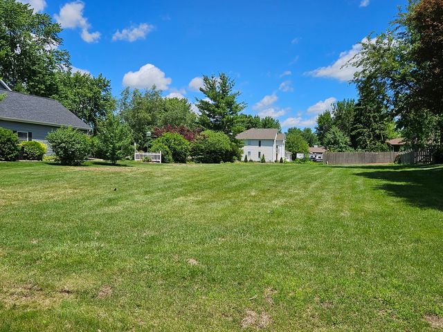 1627 Lake Holiday Drive, Lake Holiday, IL 60548