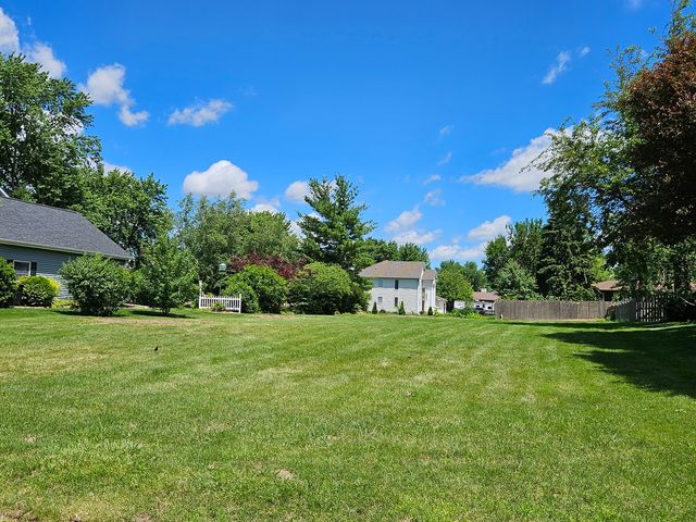1627 Lake Holiday Drive, Lake Holiday, IL 60548