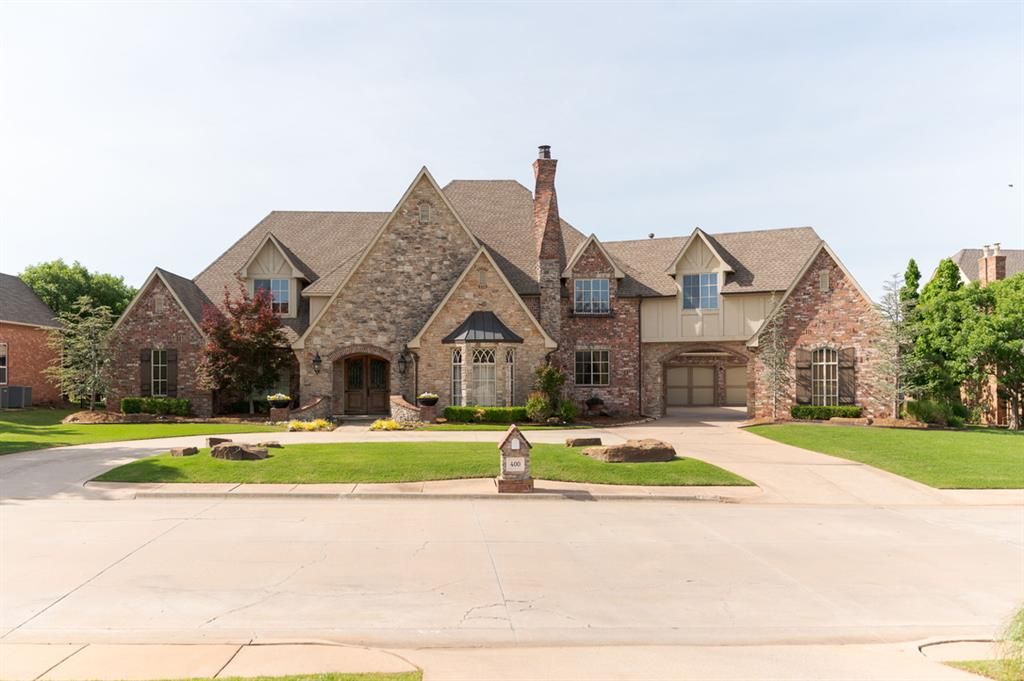 Image 3 of property listing at 400 Oak Summit Road, Edmond, OK 73025