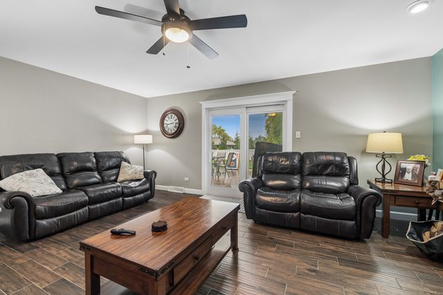 12006 Forestview Drive, Orland Park, IL 60467