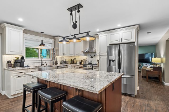 12006 Forestview Drive, Orland Park, IL 60467