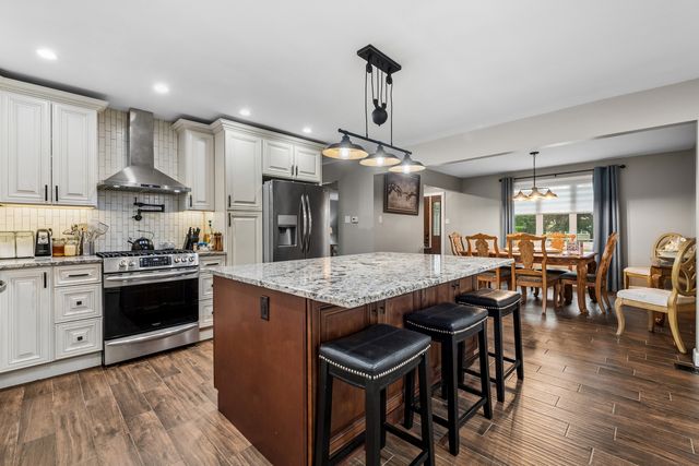 12006 Forestview Drive, Orland Park, IL 60467