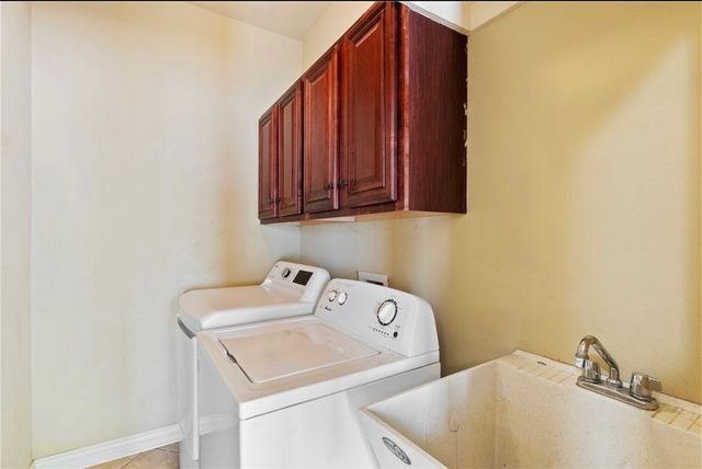 3616 S Tower Circle, Fayetteville, AR 72704