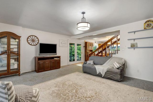 2099 Thunderbluff Road, St Clair, MO 63077