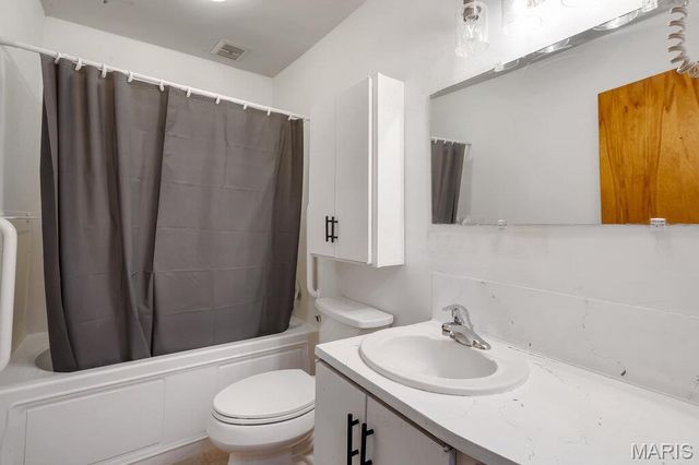 2099 Thunderbluff Road, St Clair, MO 63077