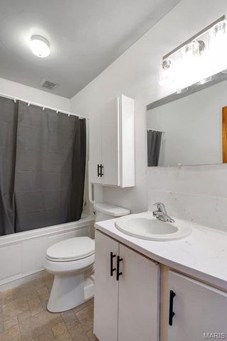 2099 Thunderbluff Road, St Clair, MO 63077