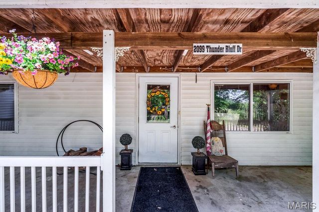 2099 Thunderbluff Road, St Clair, MO 63077