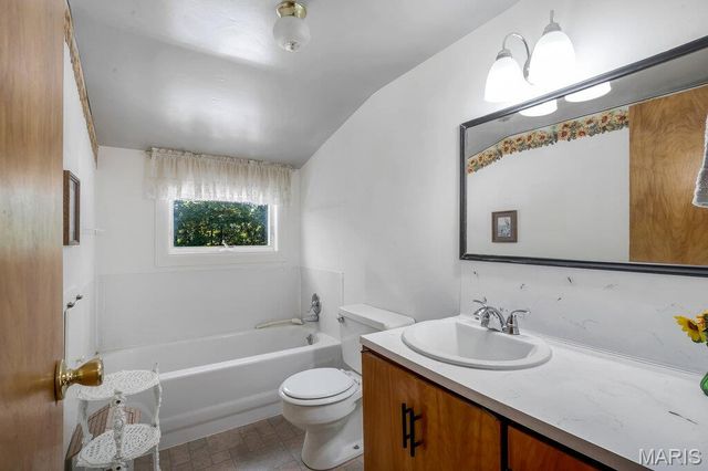 2099 Thunderbluff Road, St Clair, MO 63077