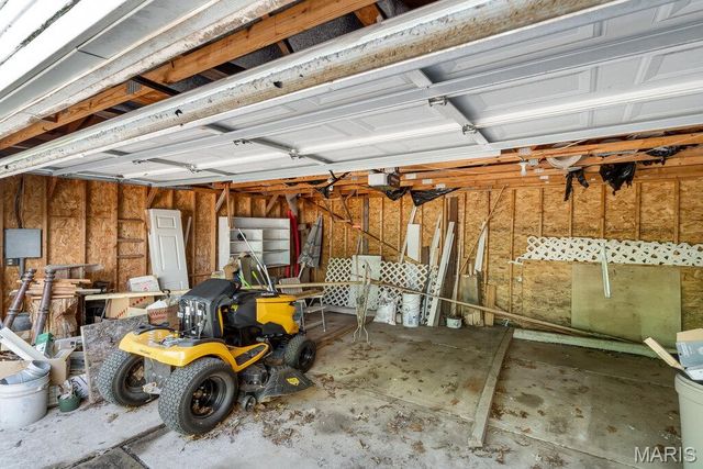 2099 Thunderbluff Road, St Clair, MO 63077