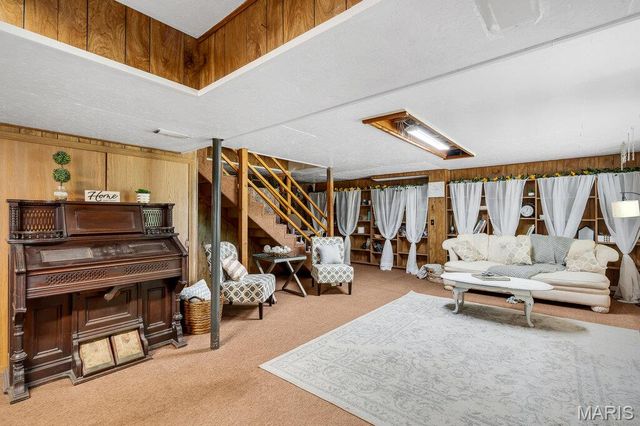 2099 Thunderbluff Road, St Clair, MO 63077