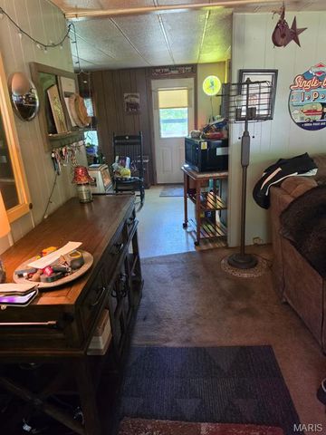 2099 Thunderbluff Road, St Clair, MO 63077
