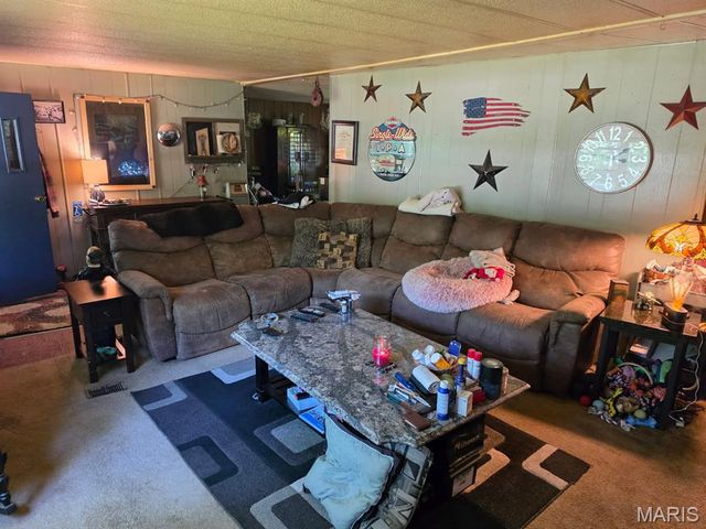 2099 Thunderbluff Road, St Clair, MO 63077