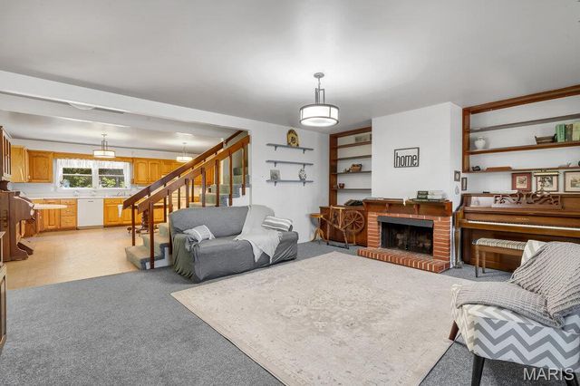 2099 Thunderbluff Road, St Clair, MO 63077