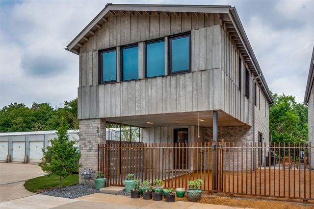 903 Blackland Court, Dallas, TX 75243