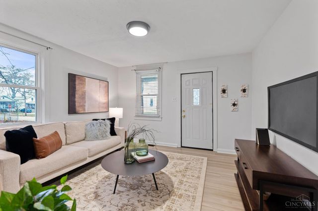 4305 Myrtle Avenue, Sycamore Twp, OH 45236