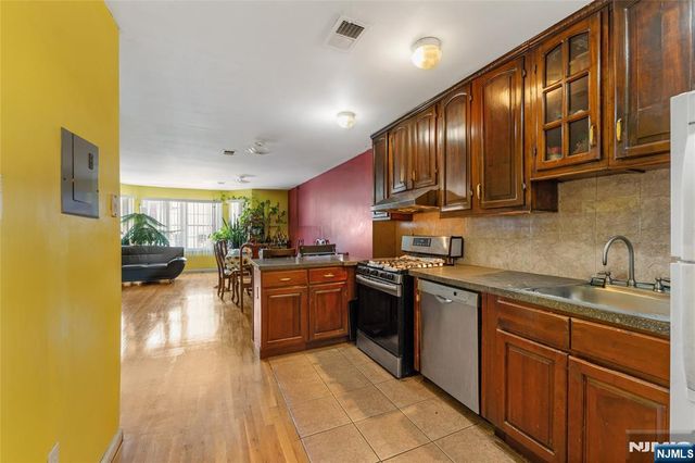 178 South Street, Jersey City, NJ 07307