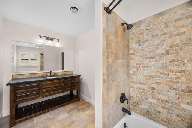 6115 Bermuda Dunes Drive, Houston, TX 77069