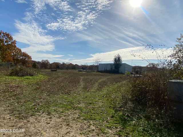 15845 Falcon Road, Neosho, MO 64850