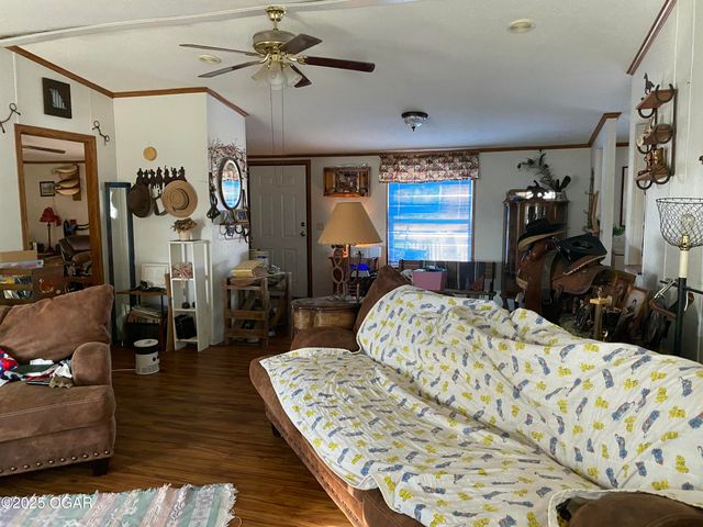 15845 Falcon Road, Neosho, MO 64850