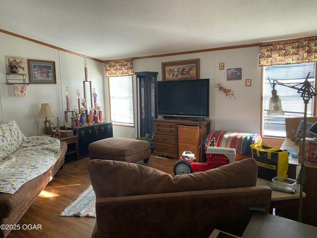 15845 Falcon Road, Neosho, MO 64850