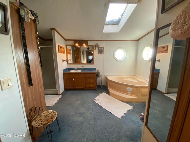 15845 Falcon Road, Neosho, MO 64850