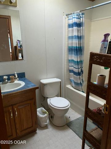 15845 Falcon Road, Neosho, MO 64850