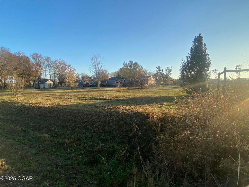 15845 Falcon Road, Neosho, MO 64850