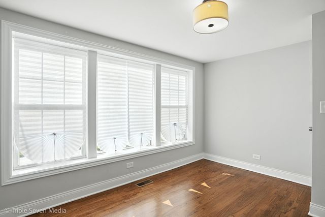 7723 S Paxton Avenue, Chicago, IL 60649