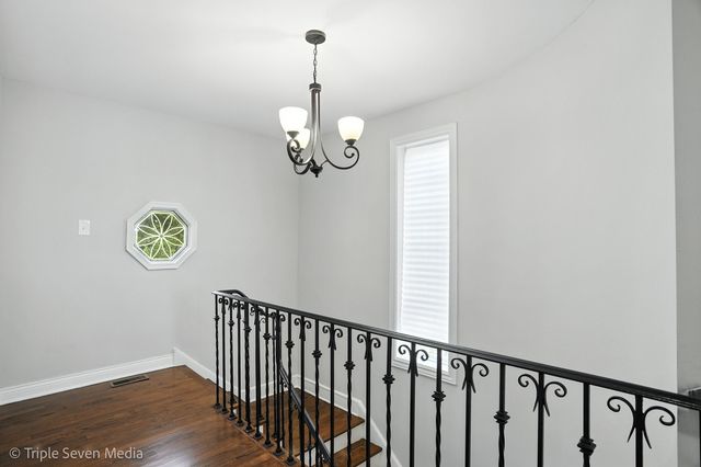 7723 S Paxton Avenue, Chicago, IL 60649