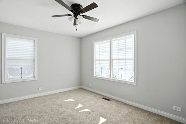 7723 S Paxton Avenue, Chicago, IL 60649