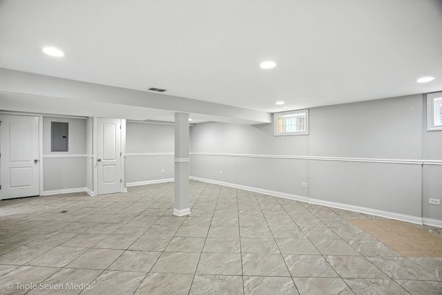 7723 S Paxton Avenue, Chicago, IL 60649