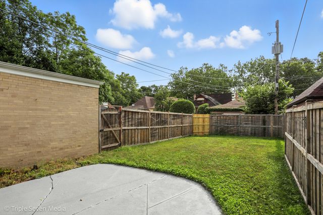 7723 S Paxton Avenue, Chicago, IL 60649
