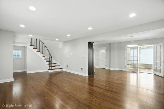 7723 S Paxton Avenue, Chicago, IL 60649