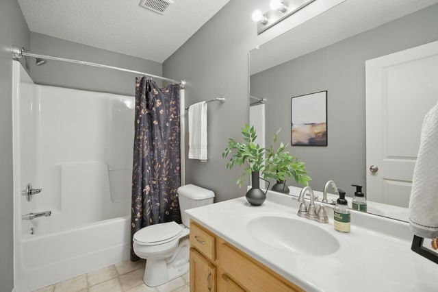 2613 14th Street SW, Altoona, IA 50009