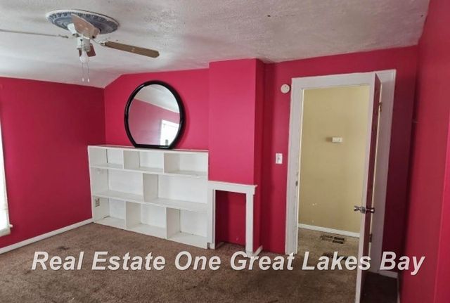 123 Clark Street, Chesaning, MI 48616