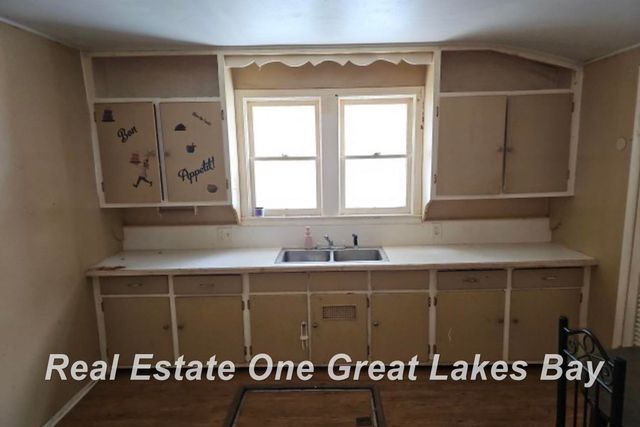 123 Clark Street, Chesaning, MI 48616