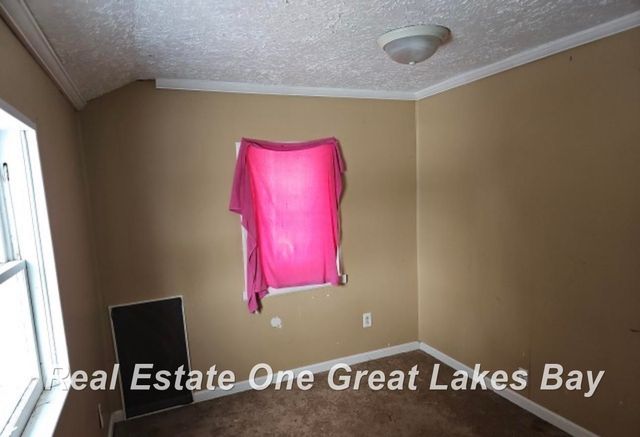 123 Clark Street, Chesaning, MI 48616