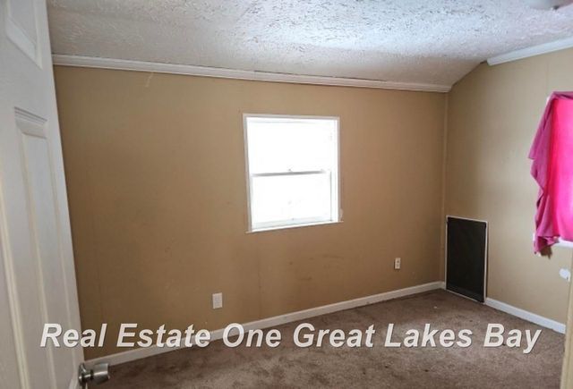 123 Clark Street, Chesaning, MI 48616