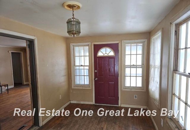 123 Clark Street, Chesaning, MI 48616