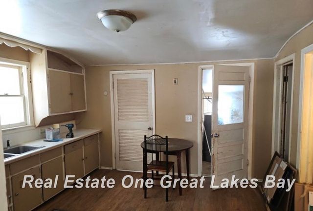 123 Clark Street, Chesaning, MI 48616