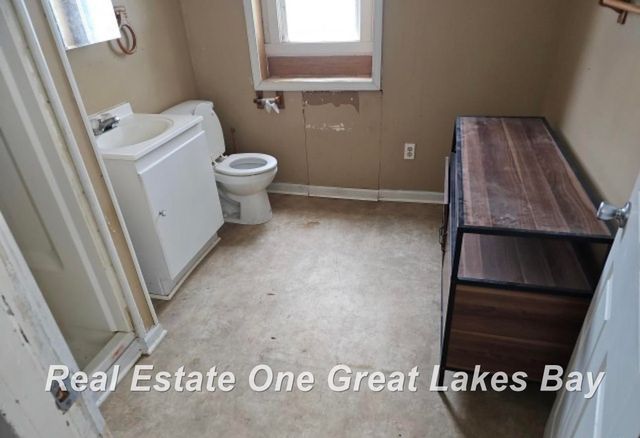 123 Clark Street, Chesaning, MI 48616