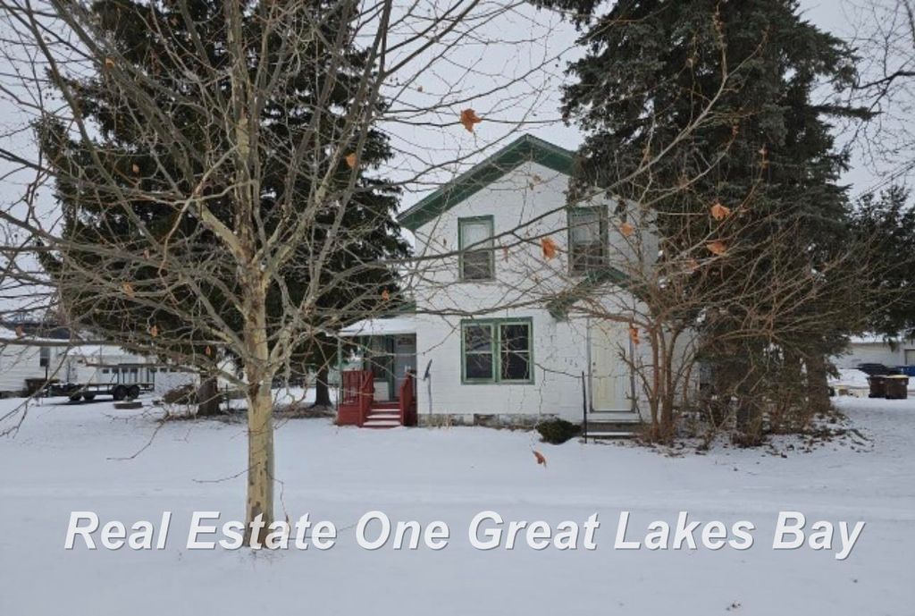 123 Clark Street, Chesaning, MI 48616