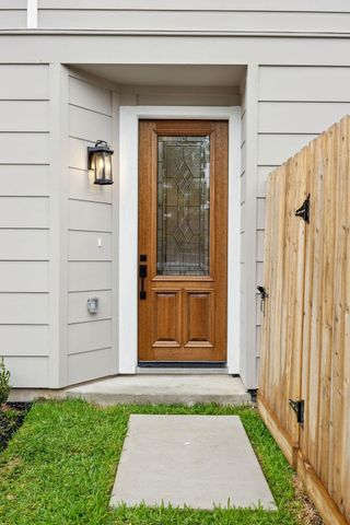 2121 Hoskins Drive B, Houston, TX 77080