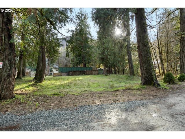 796 LEES CREEK Rd, Myrtle Creek, OR 97457