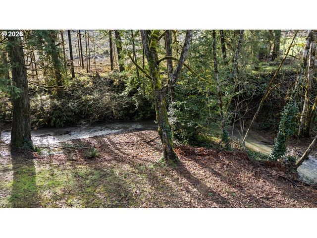 796 LEES CREEK Rd, Myrtle Creek, OR 97457